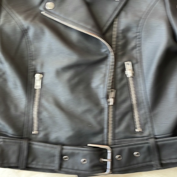 NEW BB DAKOTA BLACK STUDDED FAUX LEATHER JACKET - Picture 3 of 5